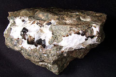 ���Y�A���h���_�C�g�E�K�[�l�b�g�����N���X�^�[