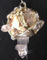 �N���X�^�[���C���[�y���_���g