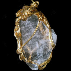 �V���[�h�E�N���X�^�� �y���_���g